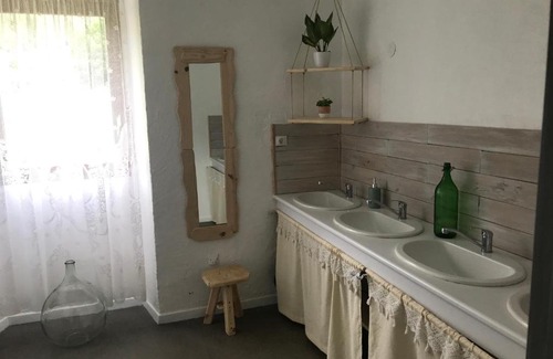 Le Fugeret Hotel | Cozy Gîte Saint Pierre: Breakfast Included & Family-Friendly