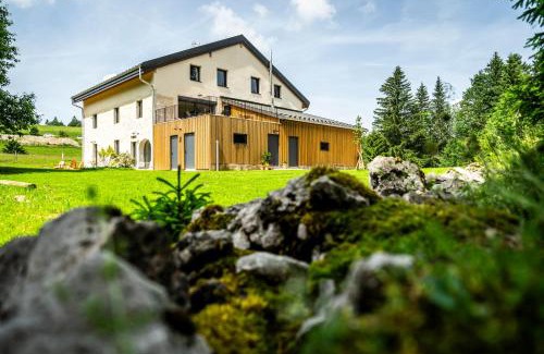 Premanon Apartment | Cozy Gite for 8 in the Heart of the Forest