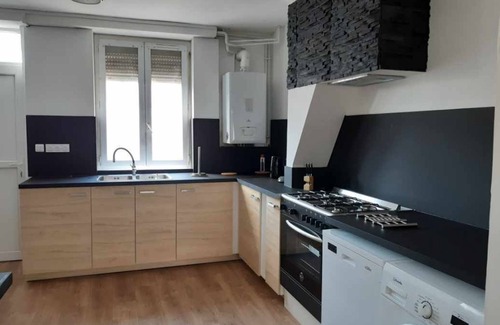 Gravelines House | Comfortable Gîte Near Centrale Nucléaire with Family Amenities