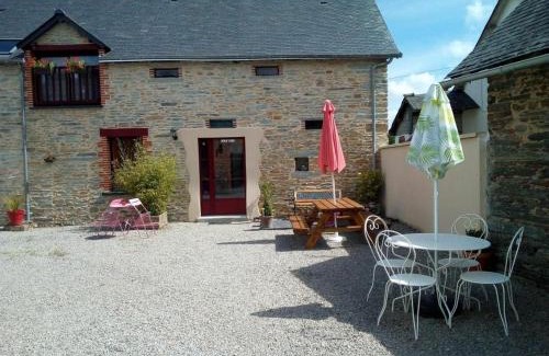 Soudan House | Family-Ready Gîte Soudan for Memorable Getaways