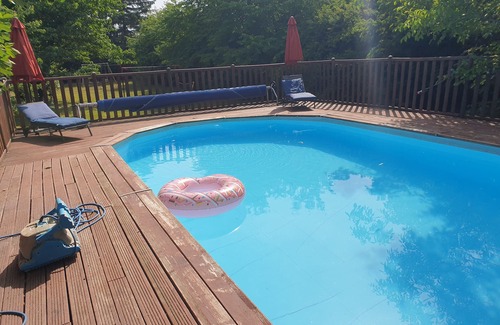 Chateauneuf-du-Rhone House | Guest Rated: Gîte Sous les Arbres with Pool & Ocean Views