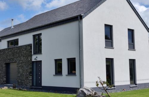 Leglise House | Guest Rated 9.5 - Gîte Sous les vents Awaits You!