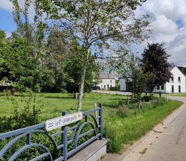 Leglise House | Guest Rated 9.5 - Gîte Sous les vents Awaits You!
