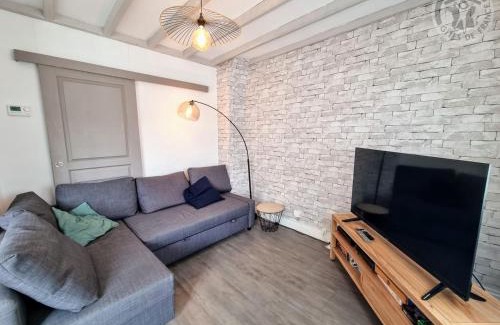 Dunkirk House | Spacious Gîte near Beach with Garden & Family-Friendly Perks