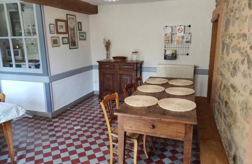 Renaison House | Spacious Gîte in Renaison with Pool & Family-Friendly Amenities