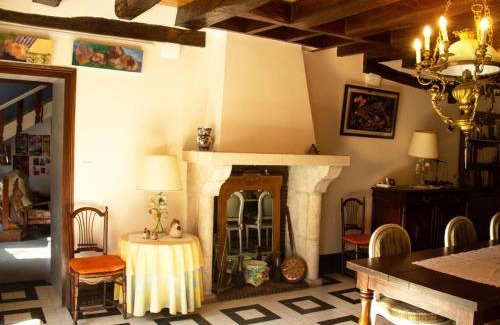 Tavers House | Gîte with Garden in the Heart of Val de Loire