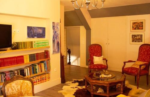 Tavers House | Gîte with Garden in the Heart of Val de Loire