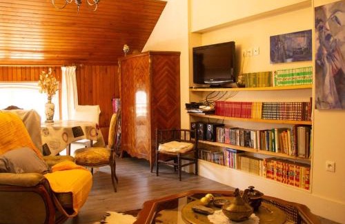 Tavers House | Gîte with Garden in the Heart of Val de Loire