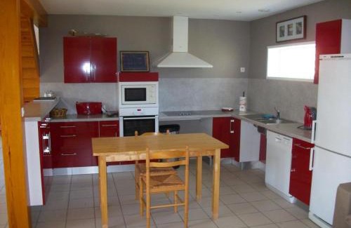 Saint-Omer House | Gîte Saint-Omer: Family-Friendly Retreat with High Ratings