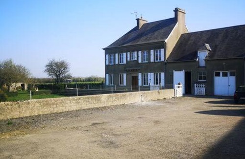 Sainte-Mere-Eglise House | Welcoming Gîte with Oceanfront Views and Spa Amenities