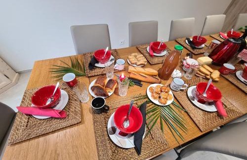Lye House | Gîte Lye: Family-Friendly Retreat for 11 Guests