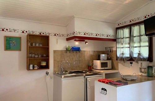 Venasque Apartment | Cozy Studio with Loggia in Venasque, Provence - Pet Friendly