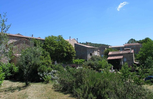 Les Assions House | Family-Friendly Gîte Sud Ardèche with Pet Amenities