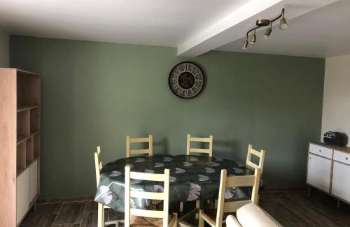 La Cambe House | Family-Friendly Gîte T'ché Dédée with Kitchen Amenities