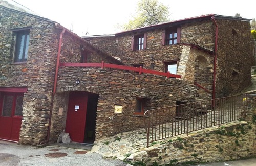 Jujols House | Discover Gîte Terrasse de la Source Getaway Experience