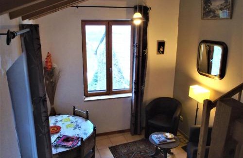 Jujols House | Discover Gîte Terrasse de la Source Getaway Experience