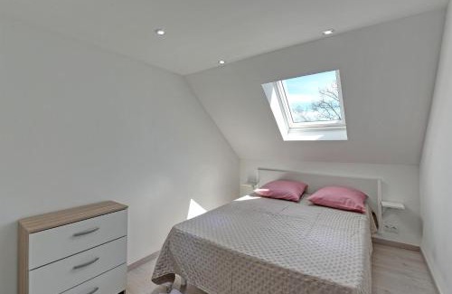 Peret-Bel-Air House | Tranquil Gîte Theillac - Family-Friendly Retreat with Garden