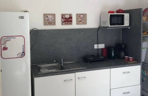 Colombiers Apartment | Tranquil Gîte with Garden and Terrace Near Canal du Midi