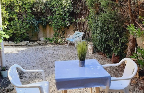 Colombiers Apartment | Tranquil Gîte with Garden and Terrace Near Canal du Midi