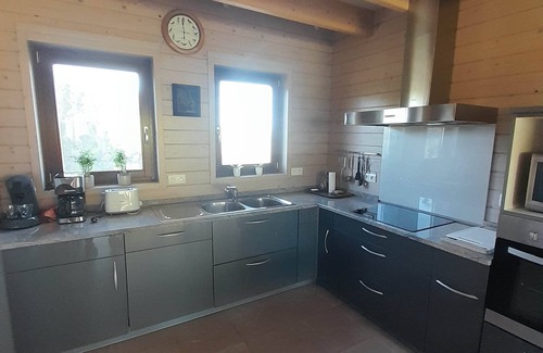 Engreux House | Comfortable Gîte with Garden, Terrace & Pet-Friendly Amenities