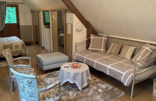 Yquebeuf House | Relaxing Gîte with Spa and Beautiful Garden Near Rouen