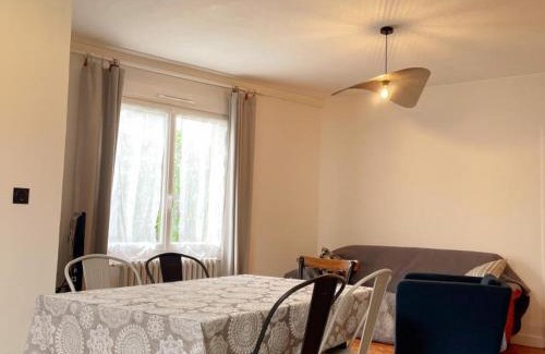Couffy House | Gîte des Cailloteux: Family-Friendly Retreat in France