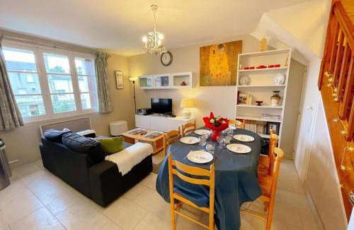Richelieu House | Inviting Gîte with Private Garden Near Richelieu & Loire Castles