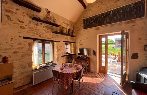 Briantes House | Relaxing Getaway at Gîte "Tout Inclus" with Terrace & Parking