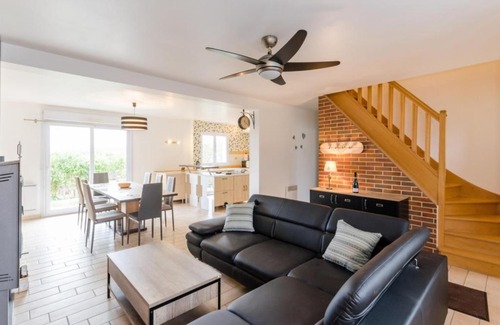 Villenauxe-la-Grande House | Family-Friendly Gîte in Villenauxe-la-Grande for 8 Guests