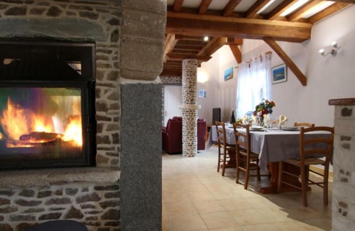 Virandeville House | Gîte Virandeville: Pet-Friendly Retreat for 5 Guests