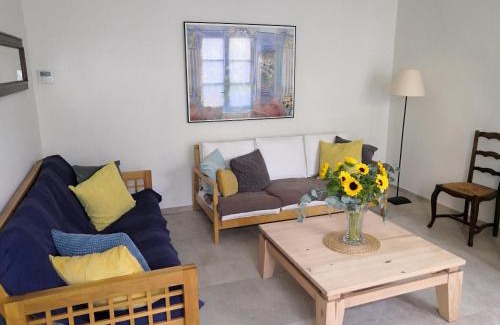 Mazamet House | Accessible Gîte Wistéria: Family-Friendly Retreat Rated 9/10