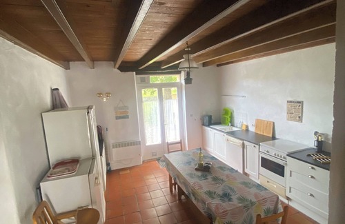 Gageac-et-Rouillac Cottage | Spacious Gîtes for 8 in a Scenic Coastal Domain