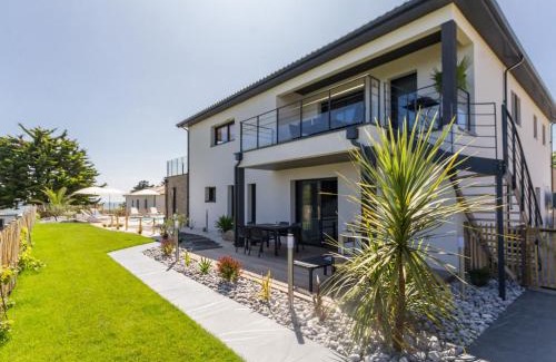 Prefailles House | Relaxing Gîtes with Heated Pool, Spa & Sea Views near Beach