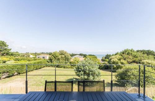 Prefailles House | Relaxing Gîtes with Heated Pool, Spa & Sea Views near Beach