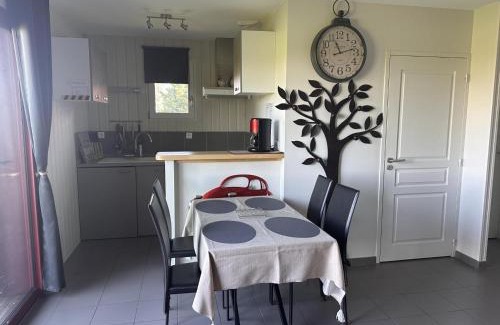 Meillard House | Cozy Gîtes Near Vineyards with Family-Friendly Activities