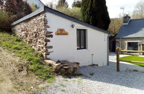 Saint-Aignan House | Relax at Gîtes de Botplançon: Family-Friendly Getaway