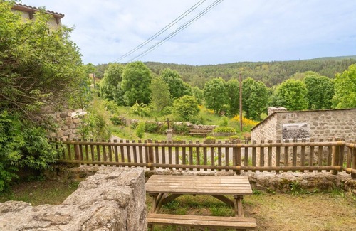 Villeneuve House | Guest Rated: 10/10 Retreat at Gîtes de France, Pet Friendly