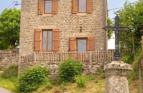 Villeneuve House | Guest Rated: 10/10 Retreat at Gîtes de France, Pet Friendly