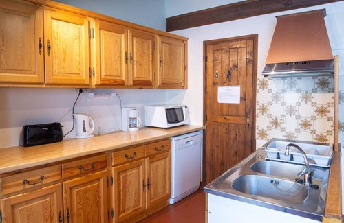 Villeneuve House | Pet-Friendly House with Kitchen and Family Amenities