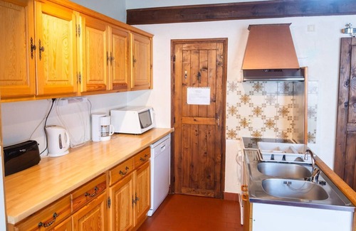 Villeneuve House | Pet-Friendly House with Kitchen and Family Amenities