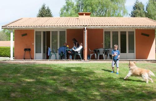 Sauze-Vaussais House | Pet-Friendly Gîtes de La Futaie with Top Guest Ratings
