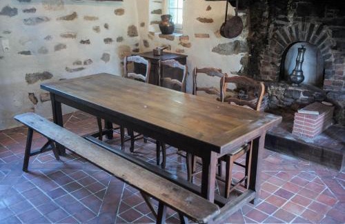 Landevieille House | Oceanfront Gîtes de la Roblinière: Pet-Friendly Retreat