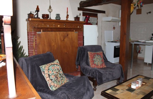 Goutz House | Inviting GOUTZ "Pinte" Flower Cottages with Pool & Spa