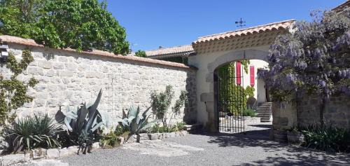 Joyeuse House | Relaxing Gîtes de FENIERE with Heated Pool in Ardèche
