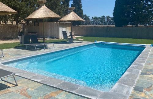 Beaucaire House | Relaxing Getaway at Gîtes Le Mas Guiraud with Pool Access