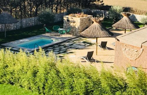 Beaucaire House | Relaxing Getaway at Gîtes Le Mas Guiraud with Pool Access