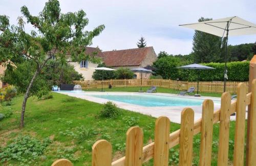 Les Eyzies House | Gîtes les 7 Roches: Oceanfront Retreat for Families