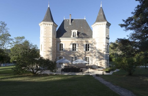 Bourrou House | Discover Gîtes of the Château de Monciaux: Pool & Tennis