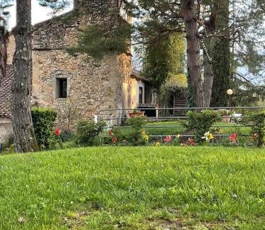 Lescout Apartment | Relax at Studio de tourisme with Pool, Spa & Pet-Friendly Stay