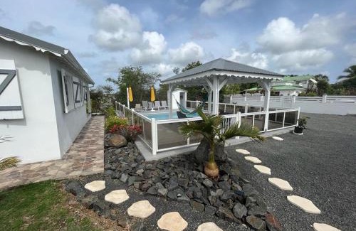 Pelletan Villa | Discover Gîtes Surya et Luna: Oceanfront Retreat with Pool